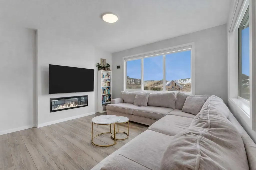 34 Belvedere Green SE Calgary AB T2A 7M5