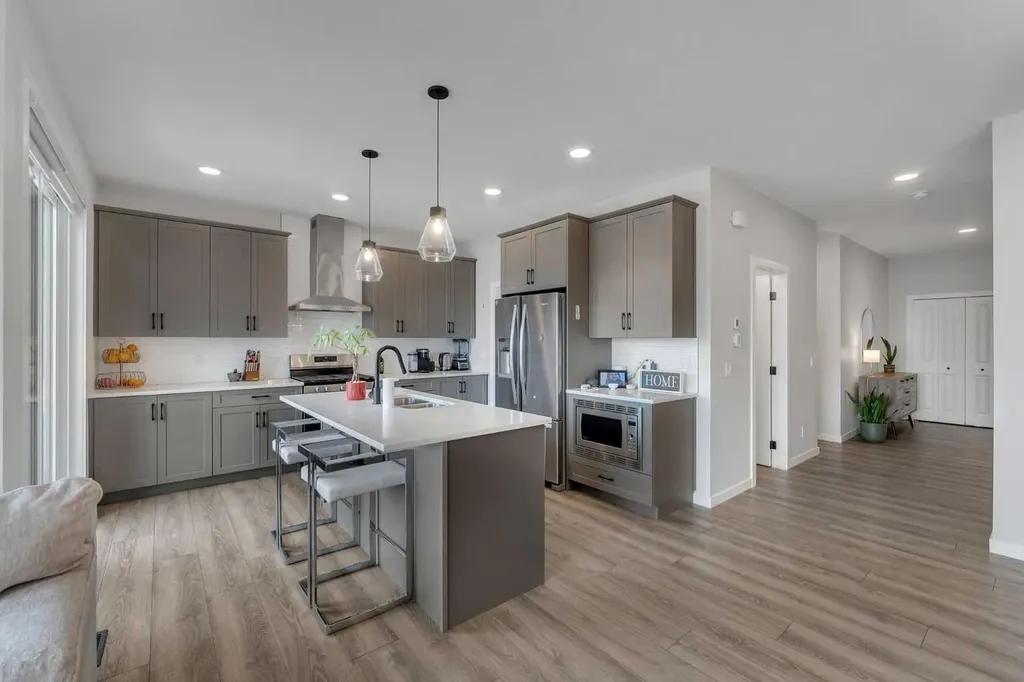 34 Belvedere Green SE Calgary AB T2A 7M5