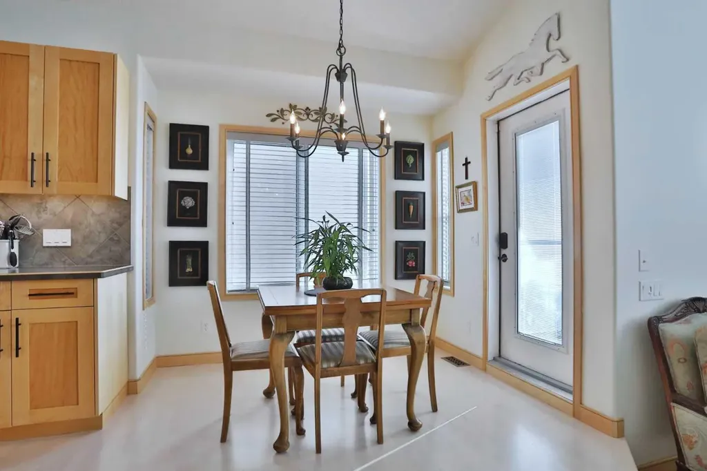 92 Sherwood Rise NW Calgary AB T3R 1P6