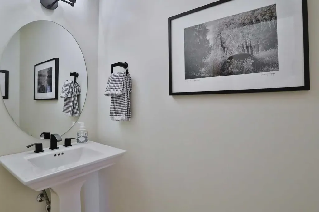 92 Sherwood Rise NW Calgary AB T3R 1P6