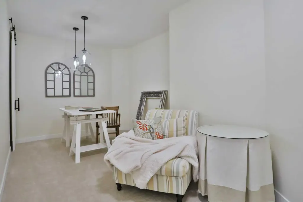 92 Sherwood Rise NW Calgary AB T3R 1P6
