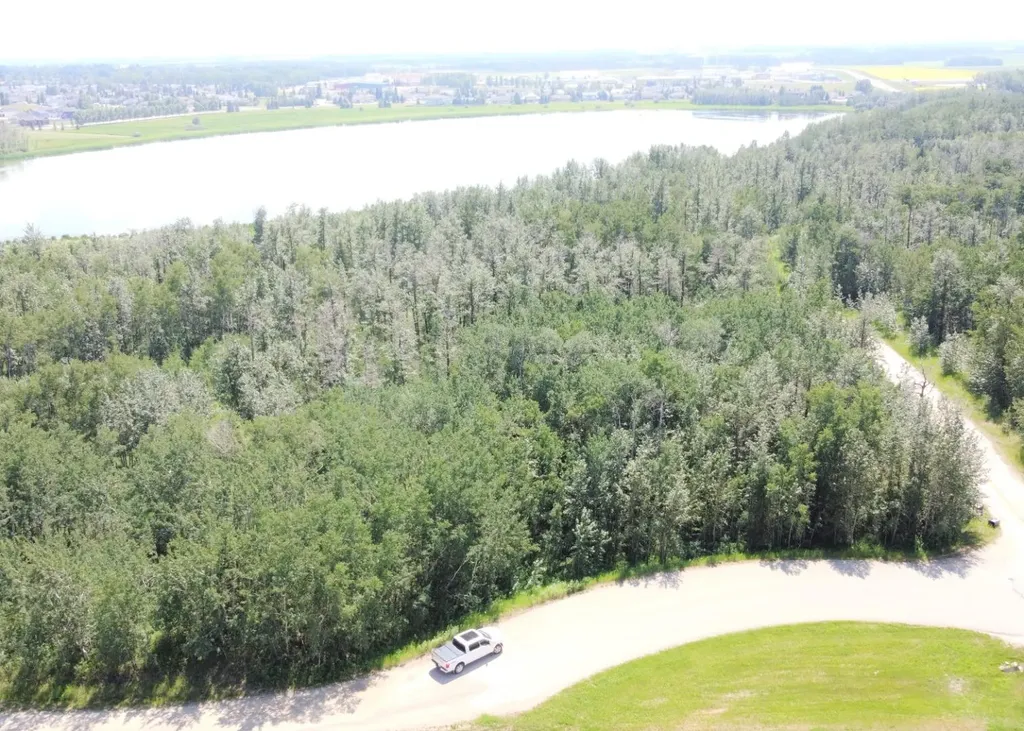 5645 Lakeside Way Innisfail AB T4G 0H4