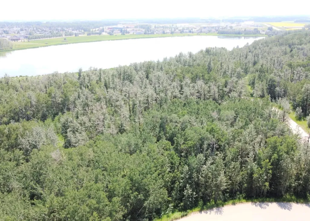 5645 Lakeside Way Innisfail AB T4G 0H4