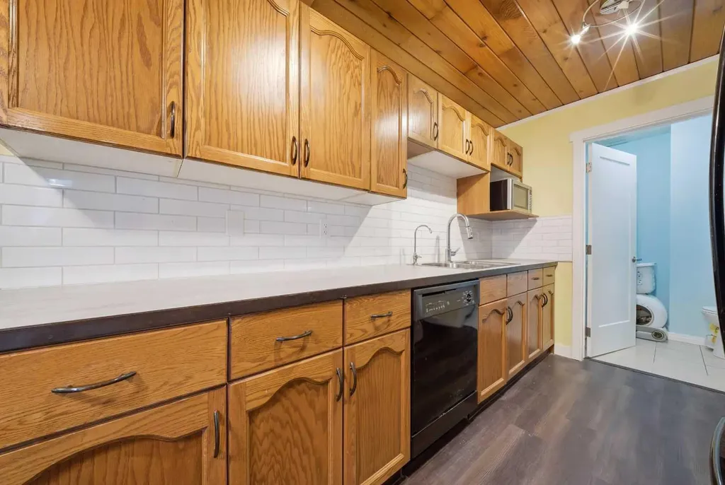 1407 44 Street SE Calgary AB T2A5E6
