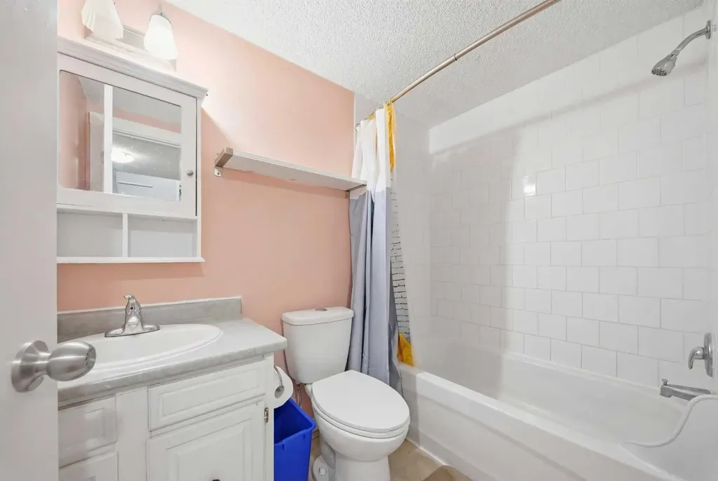 1407 44 Street SE Calgary AB T2A5E6
