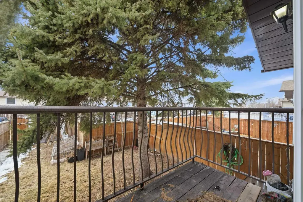 1407 44 Street SE Calgary AB T2A5E6