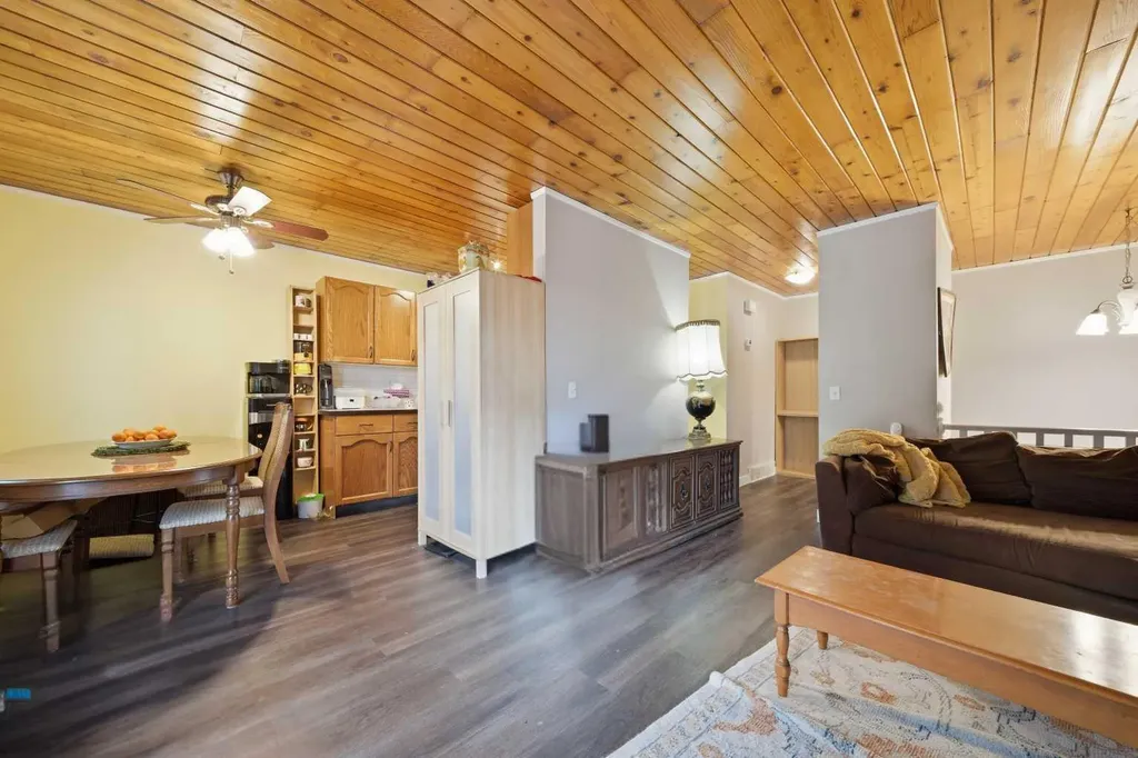 1407 44 Street SE Calgary AB T2A5E6