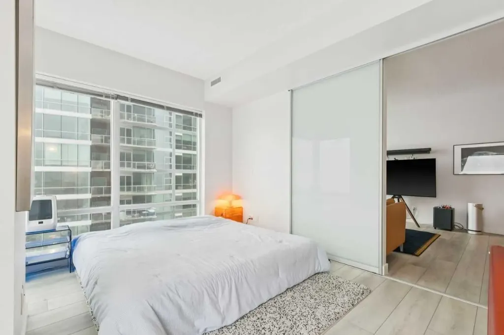 215 13 Avenue SW Calgary AB T2R0V6