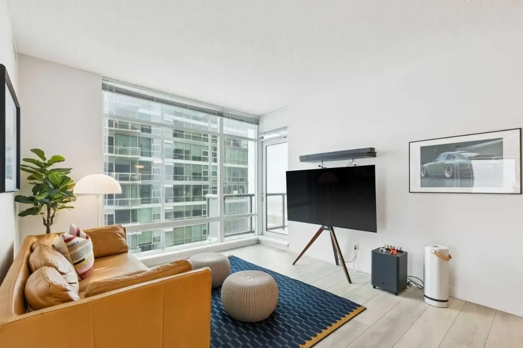 215 13 Avenue SW Calgary AB T2R0V6