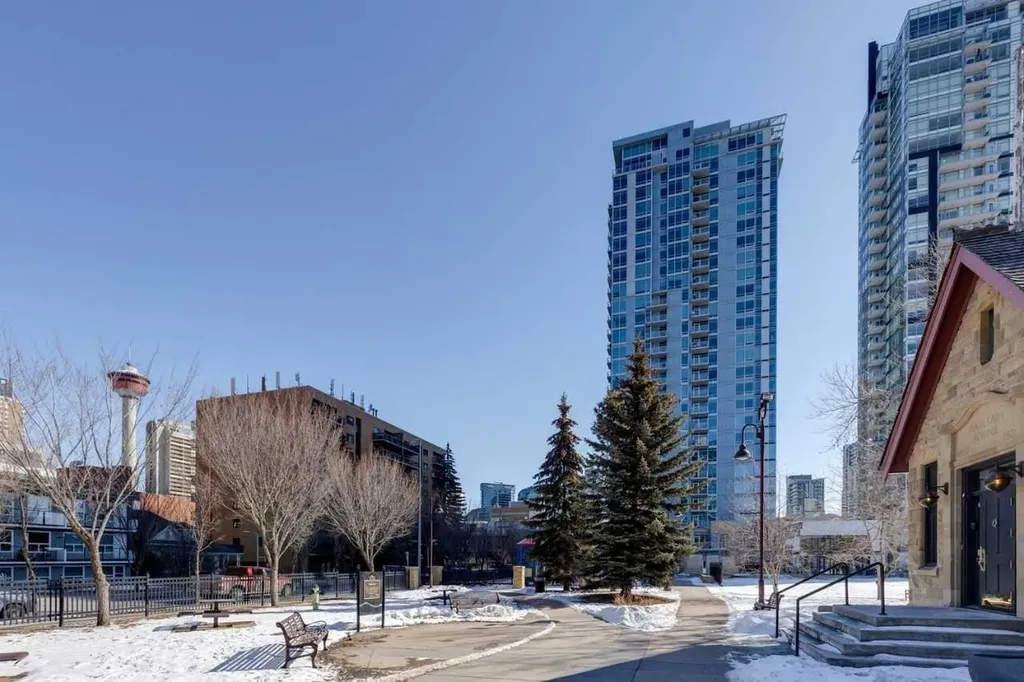 215 13 Avenue SW Calgary AB T2R0V6