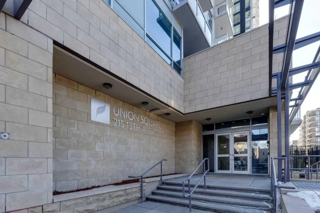 215 13 Avenue SW Calgary AB T2R0V6
