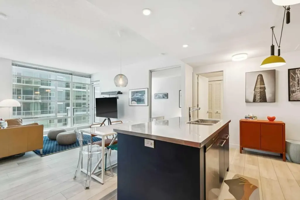 215 13 Avenue SW Calgary AB T2R0V6