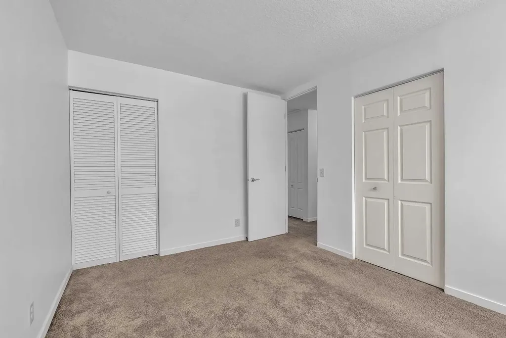318 Marlborough Way NE Calgary AB T2A 6R9