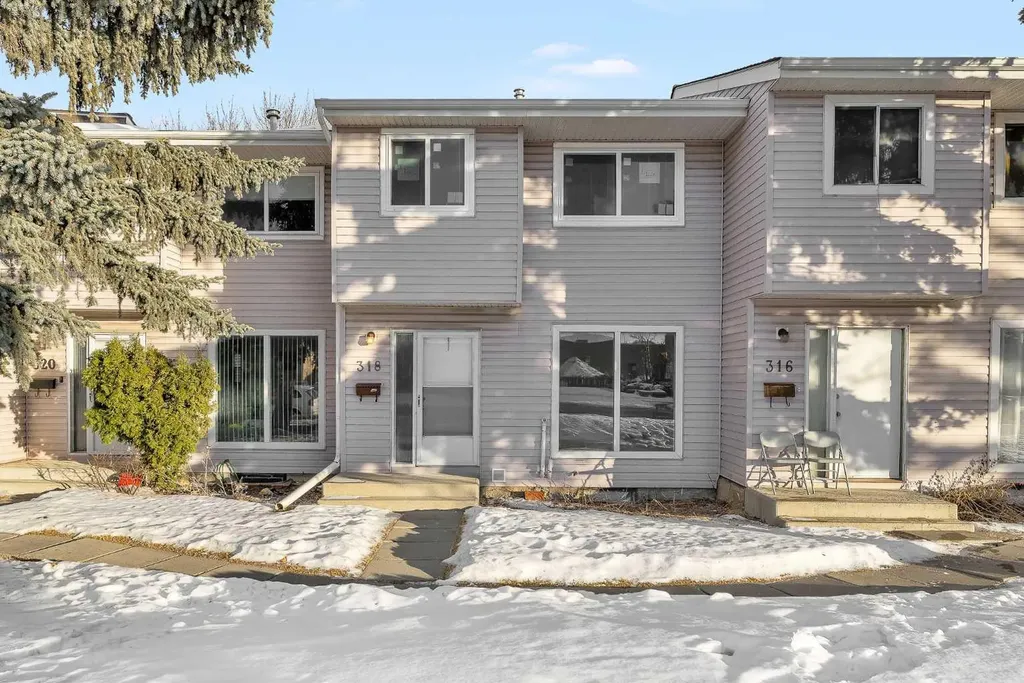 318 Marlborough Way NE Calgary AB T2A 6R9