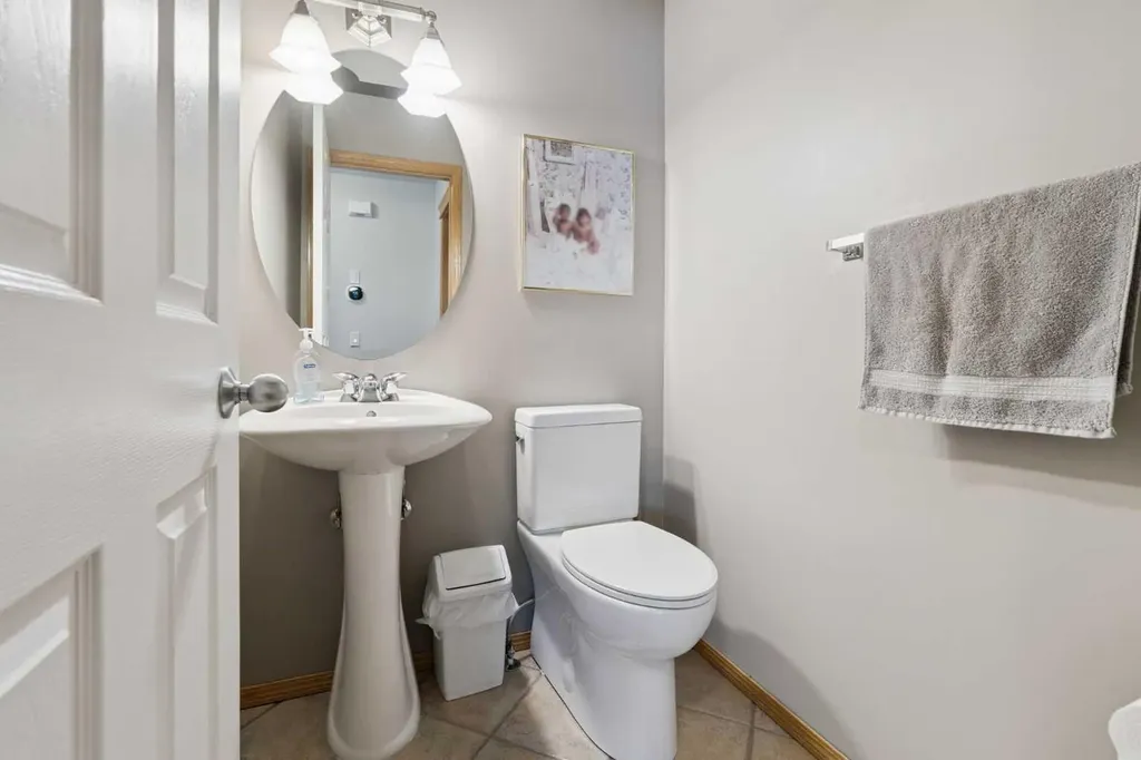 115 Cove Crescent Chestermere AB T1X 1J5