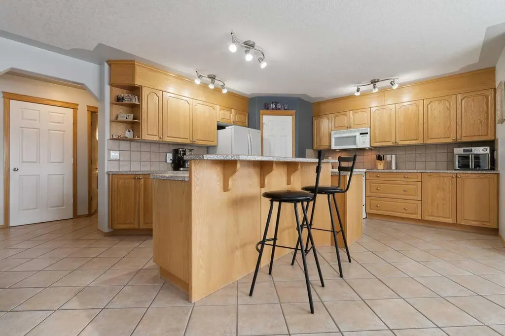 115 Cove Crescent Chestermere AB T1X 1J5