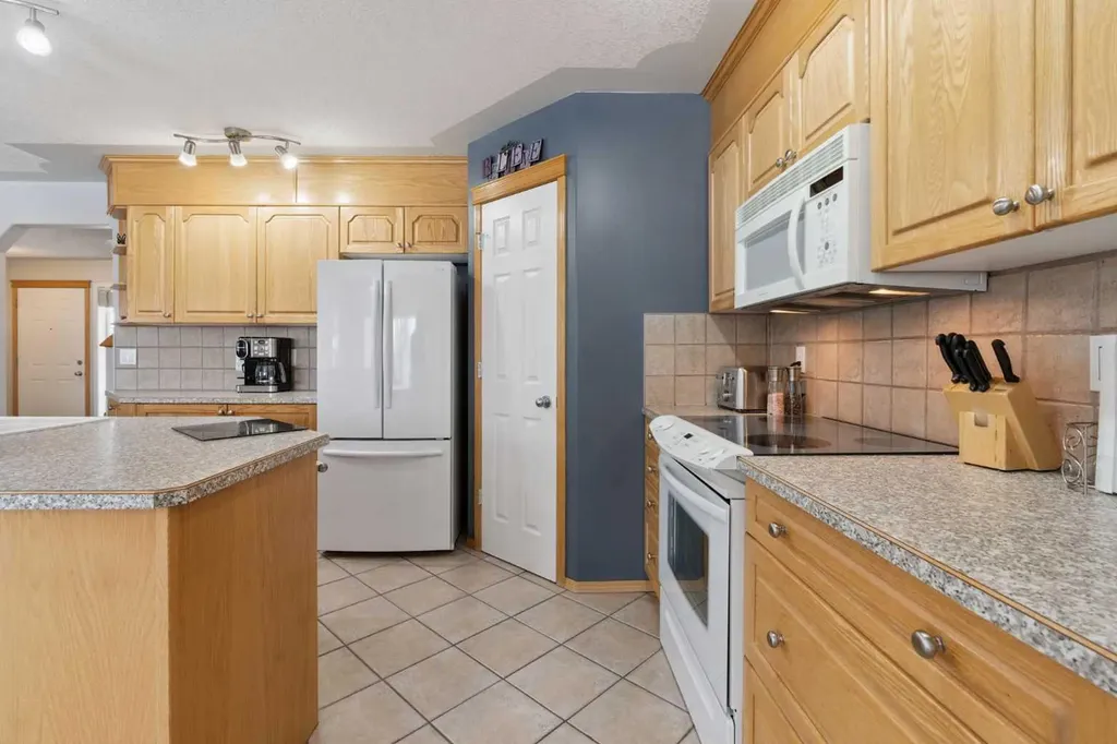 115 Cove Crescent Chestermere AB T1X 1J5