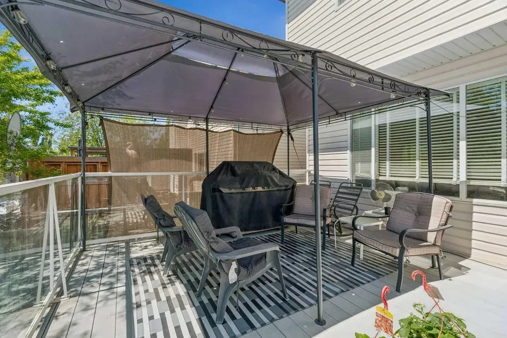 115 Cove Crescent Chestermere AB T1X 1J5