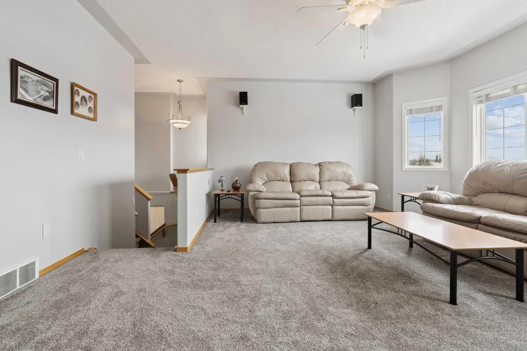 115 Cove Crescent Chestermere AB T1X 1J5