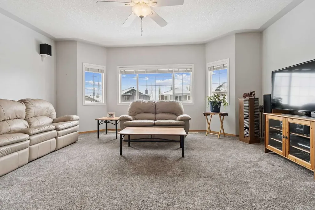 115 Cove Crescent Chestermere AB T1X 1J5