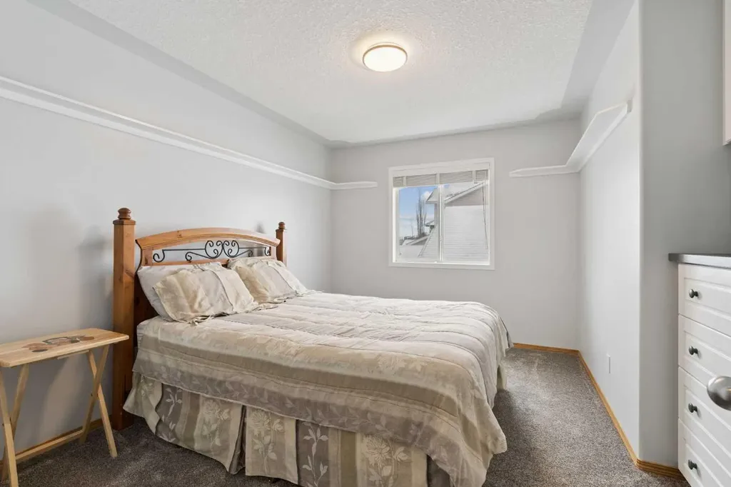 115 Cove Crescent Chestermere AB T1X 1J5