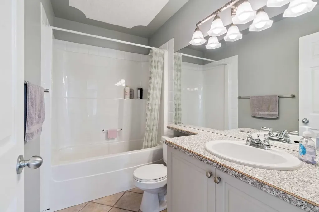 115 Cove Crescent Chestermere AB T1X 1J5