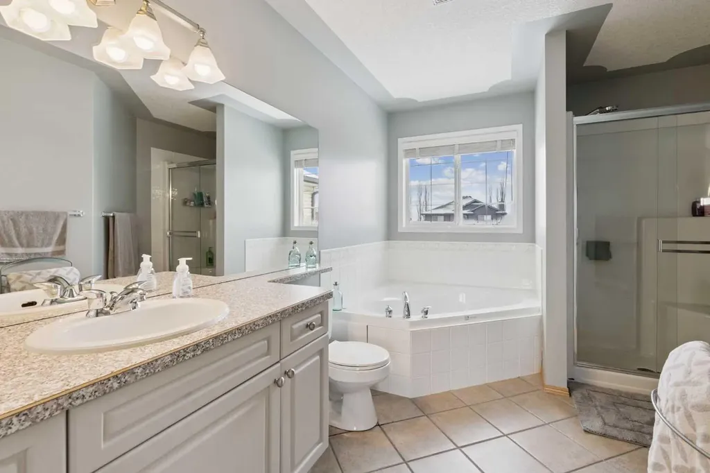 115 Cove Crescent Chestermere AB T1X 1J5