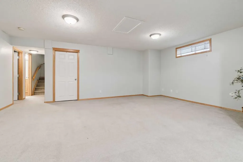 115 Cove Crescent Chestermere AB T1X 1J5