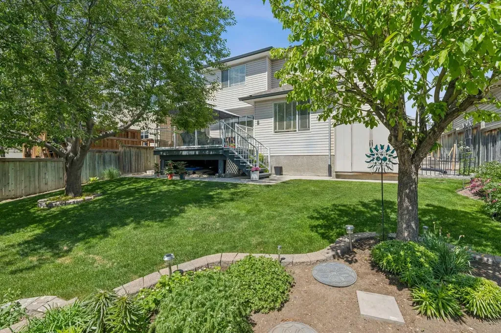 115 Cove Crescent Chestermere AB T1X 1J5