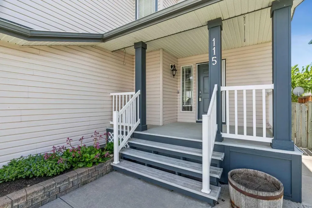 115 Cove Crescent Chestermere AB T1X 1J5