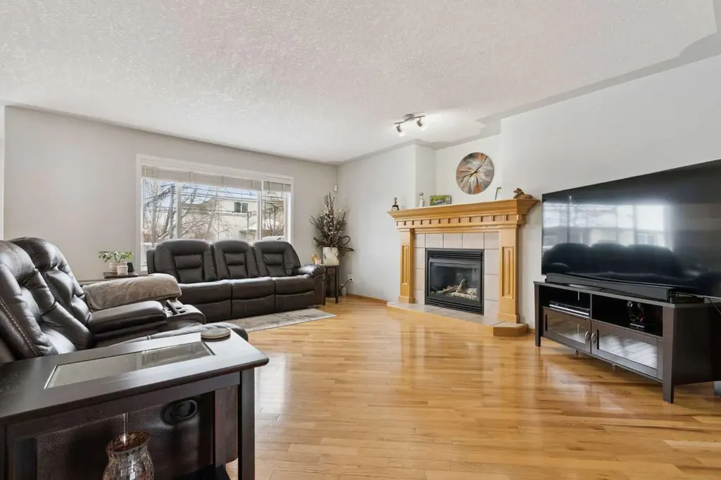 115 Cove Crescent Chestermere AB T1X 1J5