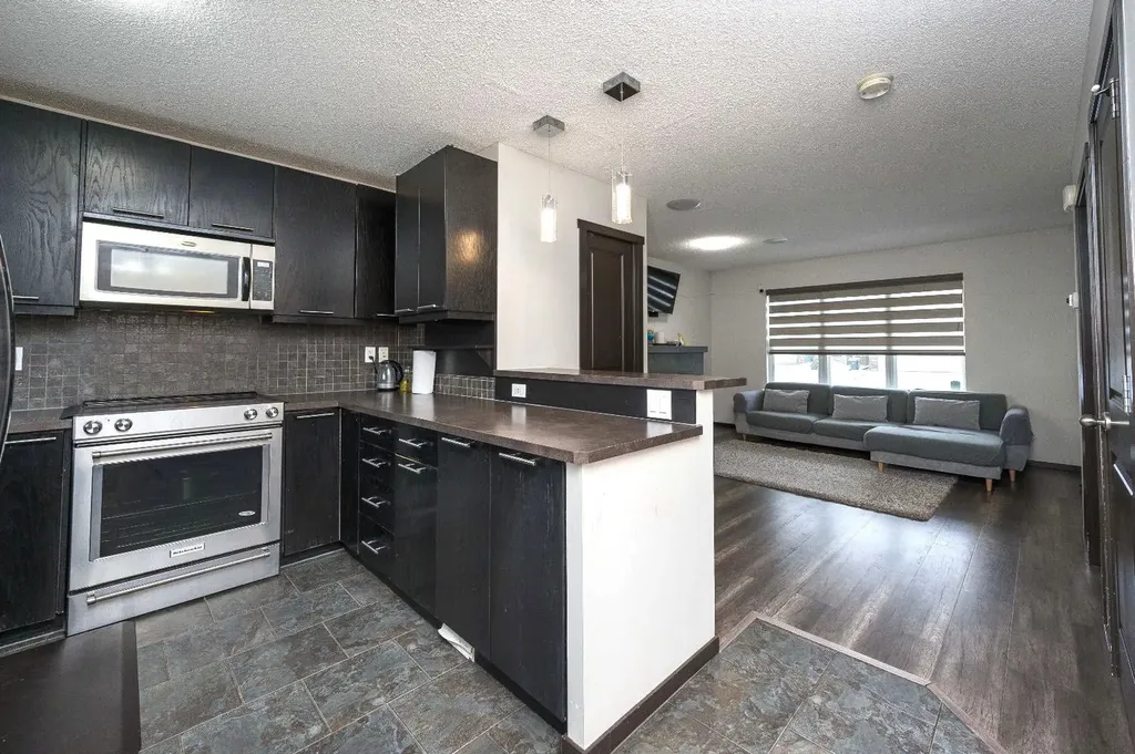 702 Panamount Boulevard NW Calgary AB T3K0P7