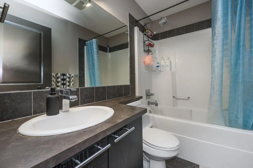 702 Panamount Boulevard NW Calgary AB T3K0P7