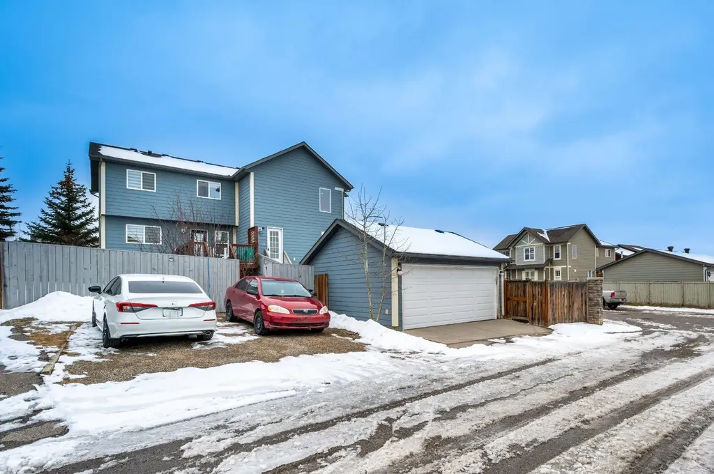 702 Panamount Boulevard NW Calgary AB T3K0P7