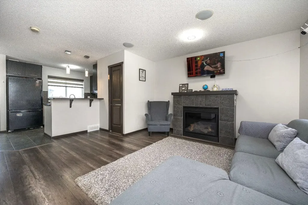 702 Panamount Boulevard NW Calgary AB T3K0P7