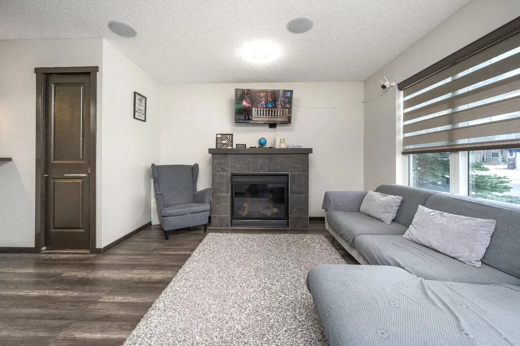 702 Panamount Boulevard NW Calgary AB T3K0P7