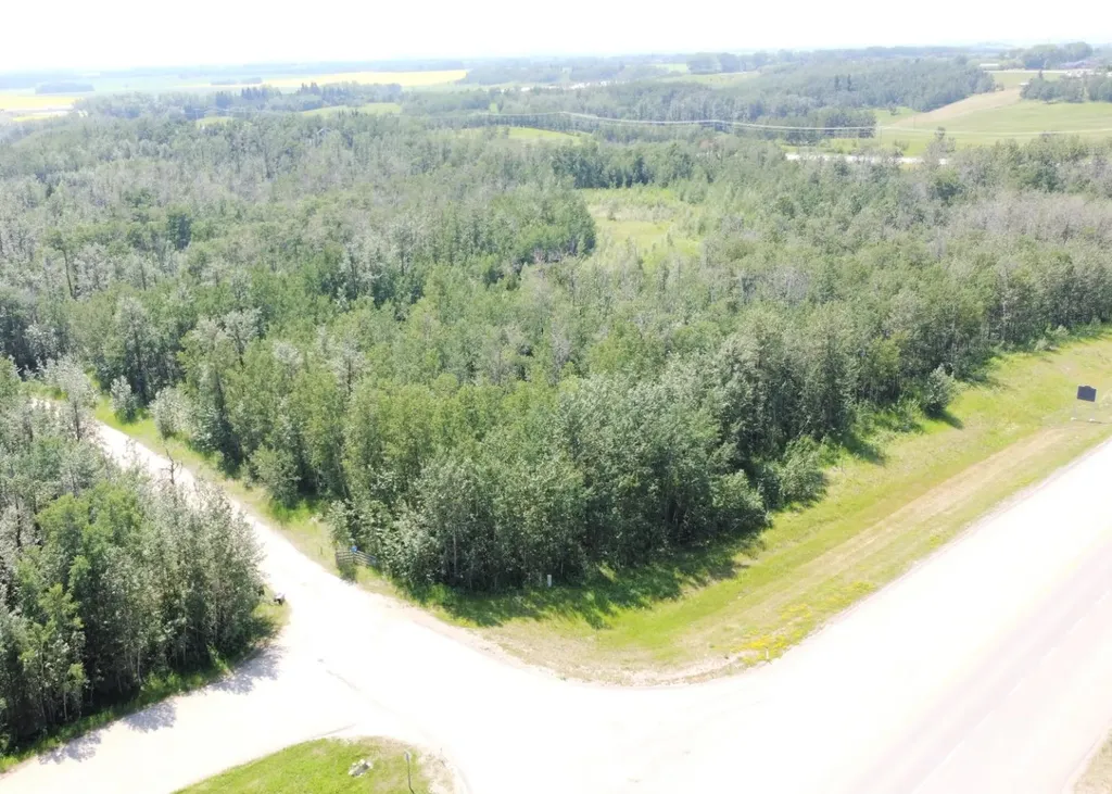 5650 Lakeside Way Innisfail AB T4G 0H4