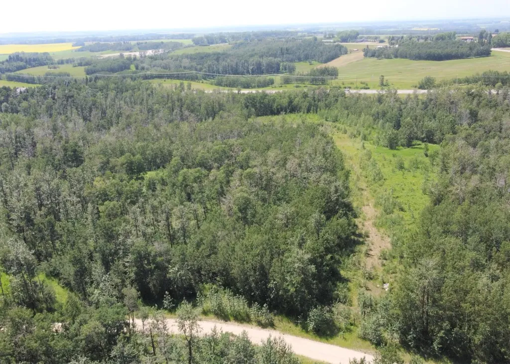 5650 Lakeside Way Innisfail AB T4G 0H4