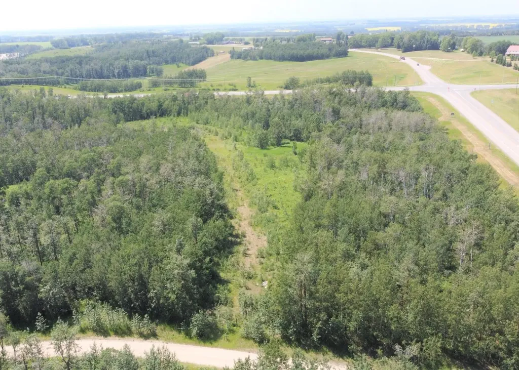 5650 Lakeside Way Innisfail AB T4G 0H4