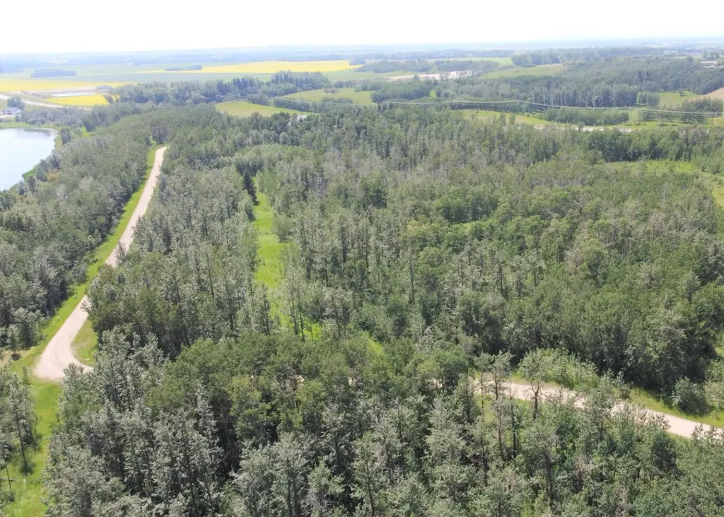 5650 Lakeside Way Innisfail AB T4G 0H4