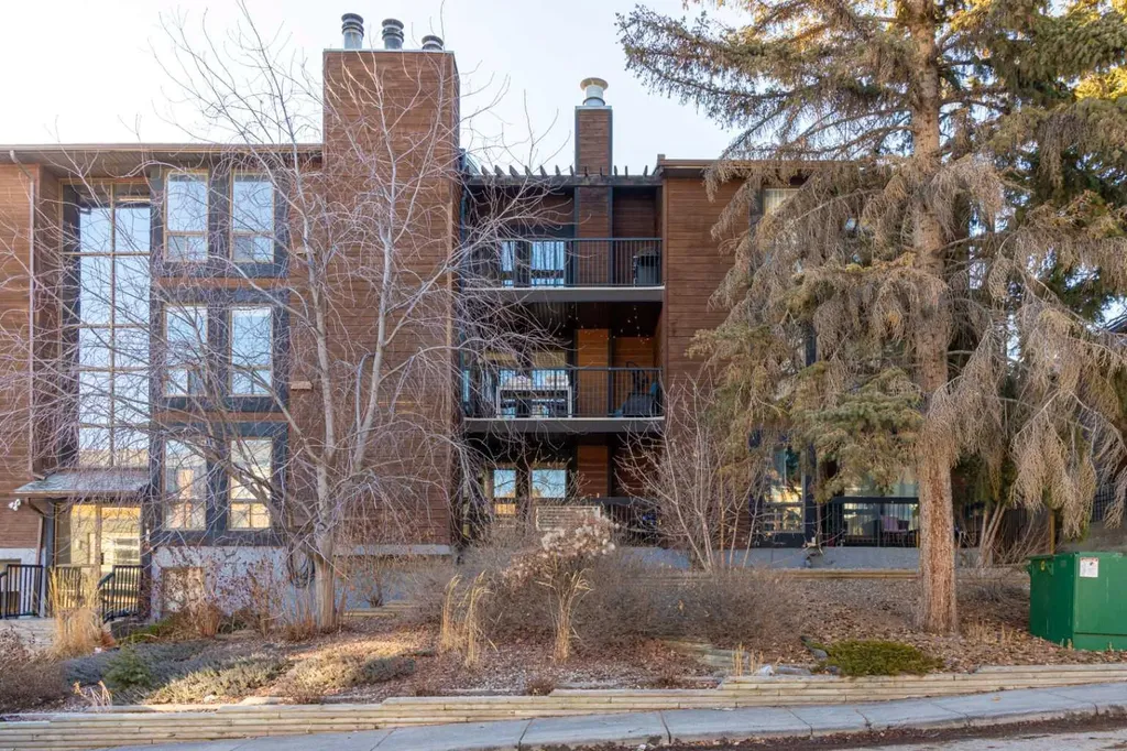2611 15a Street SW Calgary AB T2T 4C1