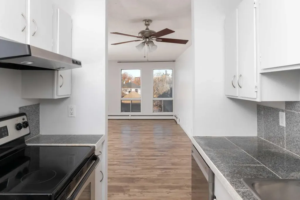 2611 15a Street SW Calgary AB T2T 4C1