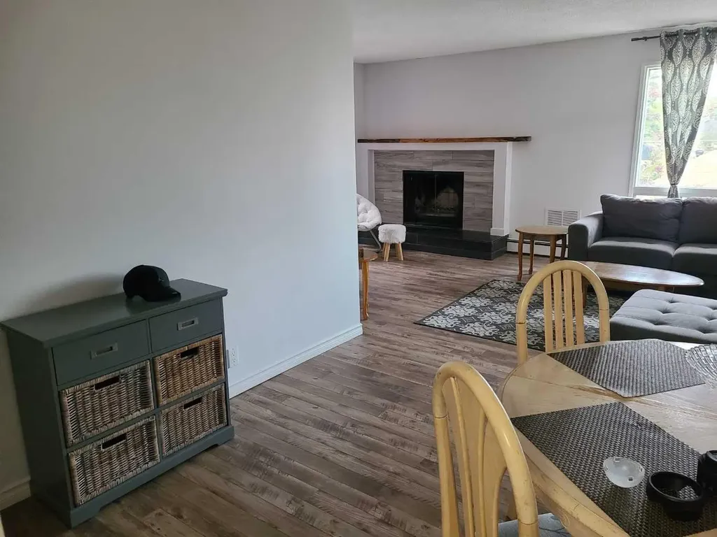 2611 15a Street SW Calgary AB T2T 4C1