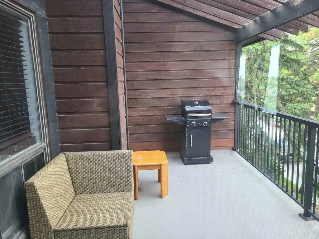 2611 15a Street SW Calgary AB T2T 4C1