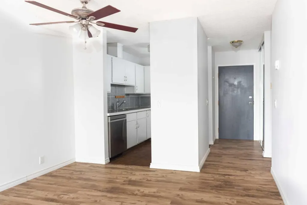 2611 15a Street SW Calgary AB T2T 4C1