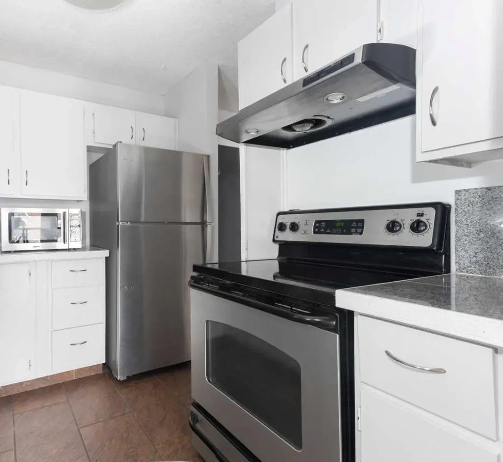 2611 15a Street SW Calgary AB T2T 4C1