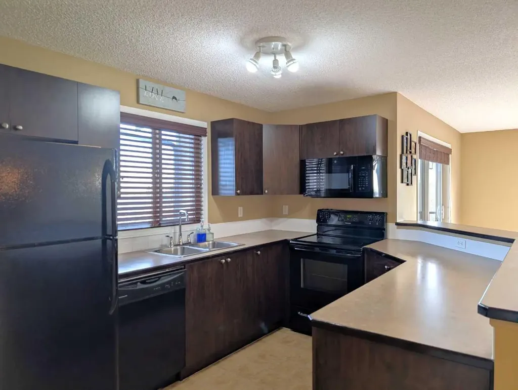 16969 24 Street SW Calgary AB T2Y0L2