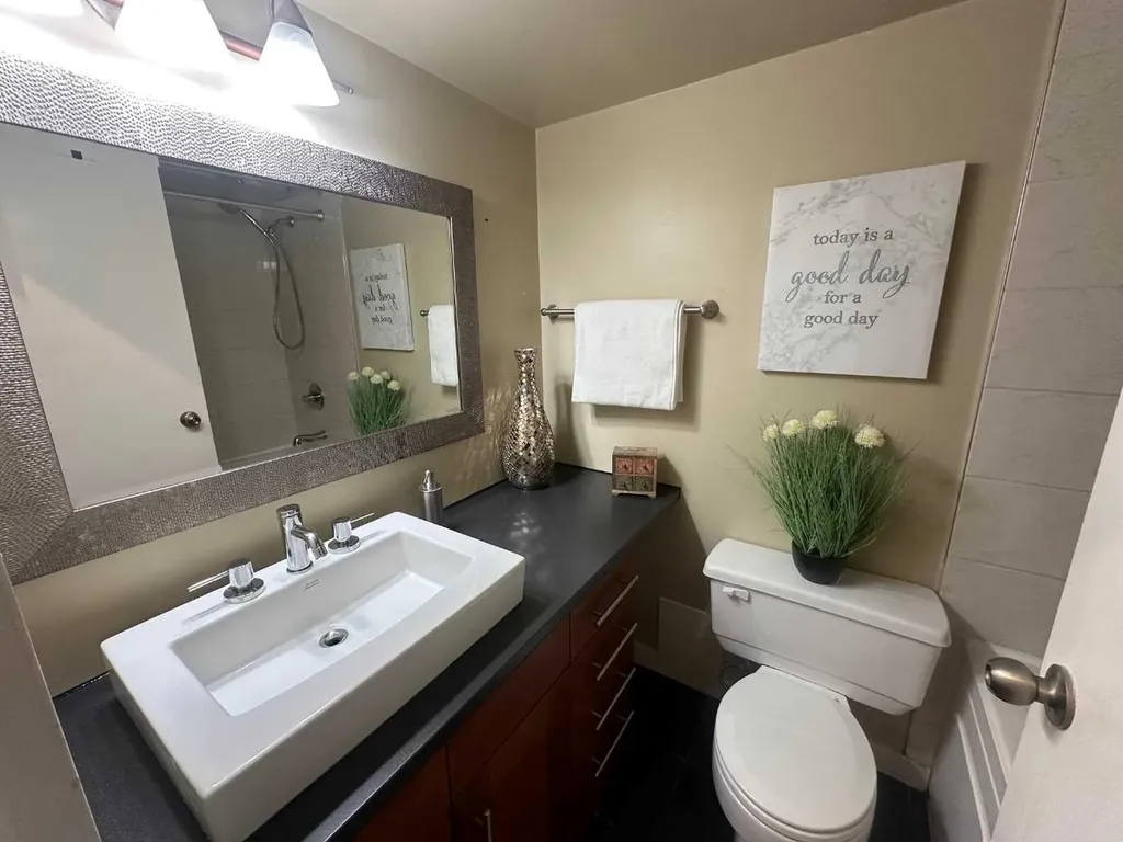 340 14 Avenue SW Calgary AB T2R1H4
