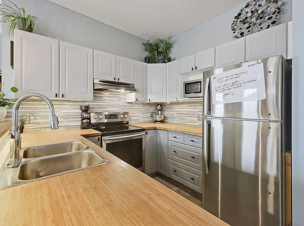 104 Prestwick Gardens SE Calgary AB T2Z 3V4