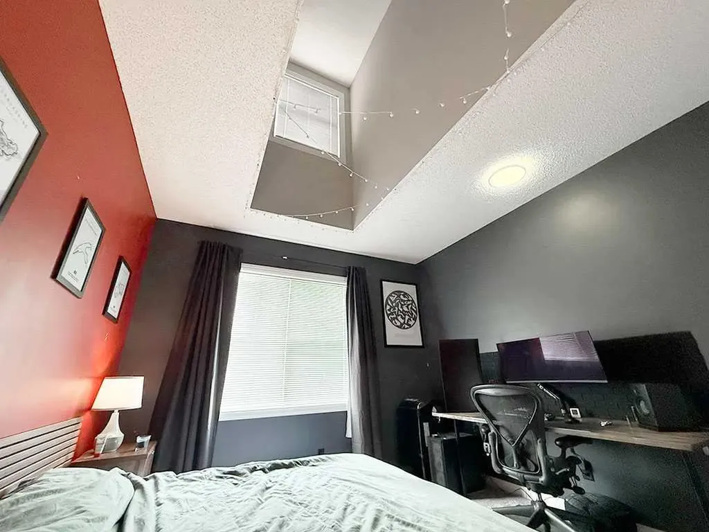 104 Prestwick Gardens SE Calgary AB T2Z 3V4
